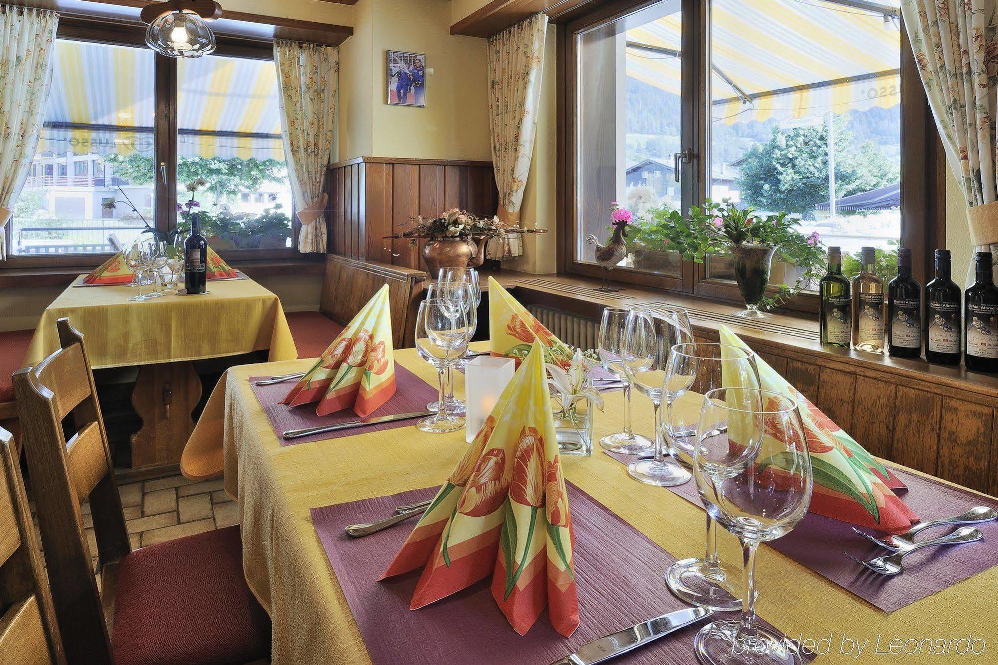 Boutique Und Bier Hotel Des Alpes Fiesch Restaurant photo